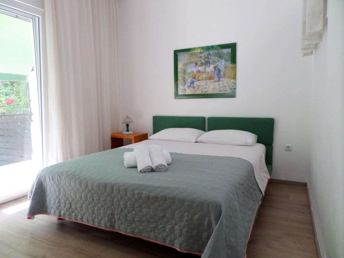 Anais Apartment Néa Péramos 외부 사진
